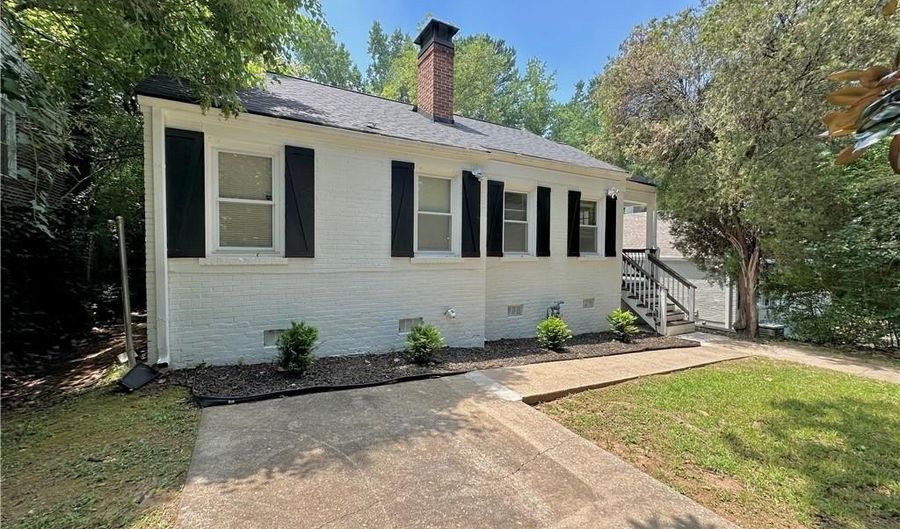 1764 Springview Rd NW, Atlanta, GA 30314 - 3 Beds, 2 Bath