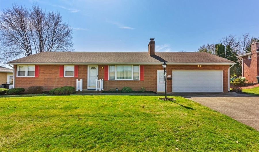 4530 8th St NW, Canton, OH 44708 - 3 Beds, 2 Bath