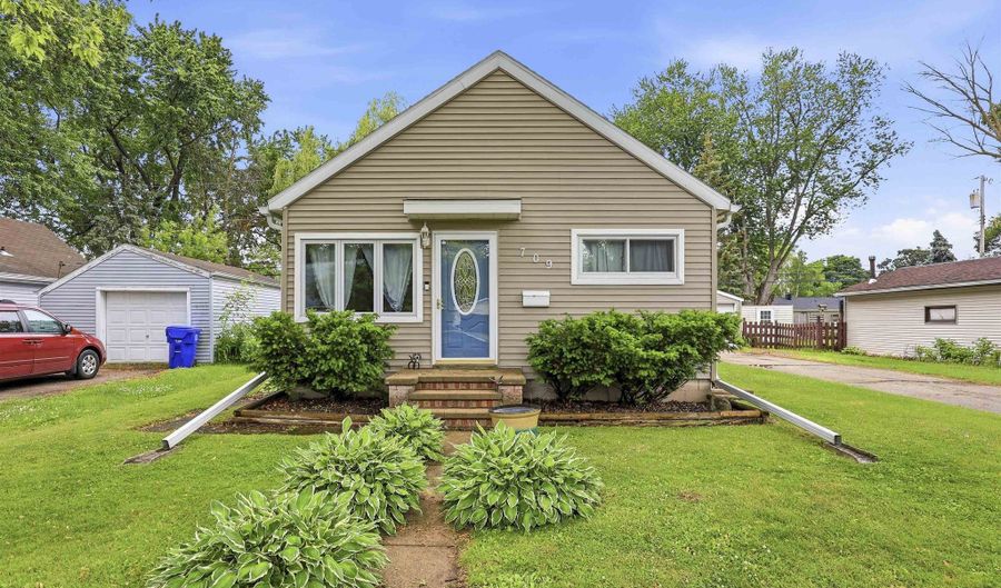 709 E GOODALL St, Appleton, WI 54915 - 3 Beds, 1 Bath