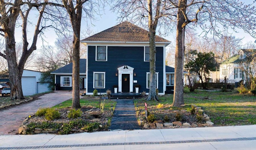 961 E Main St, Batesville, AR 72501 - 5 Beds, 4 Bath