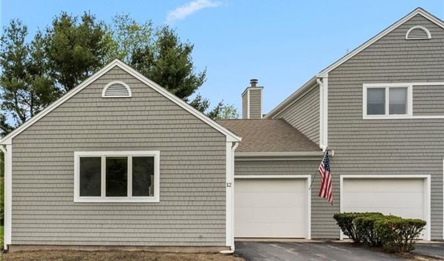 12 Heather Ln 12, Hopkinton, RI 02832 - 2 Beds, 2 Bath