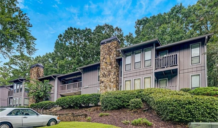 5043 Woodridge Way, Tucker, GA 30084 - 2 Beds, 2 Bath