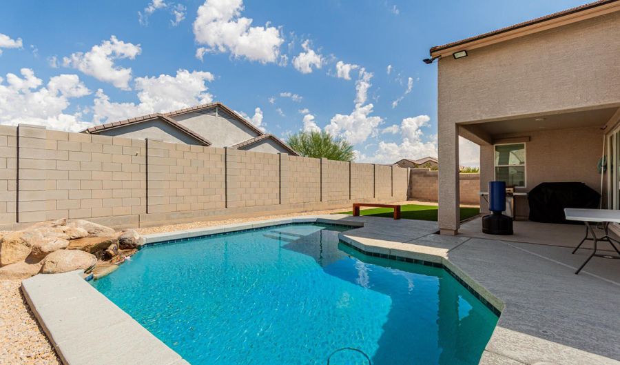 1194 E MEADOWRIDGE Dr, Casa Grande, AZ 85122 - 4 Beds, 3 Bath