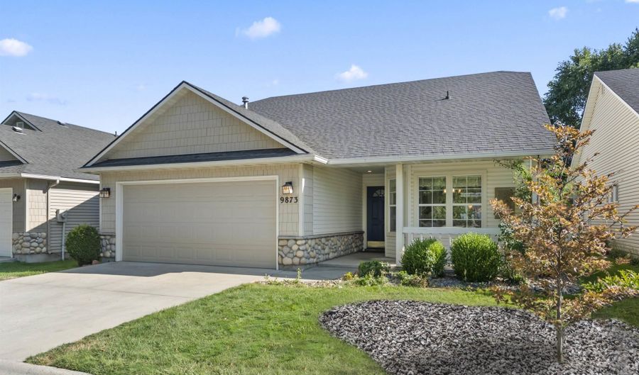 9873 W Sleepy Holw, Boise, ID 83714 - 3 Beds, 2 Bath