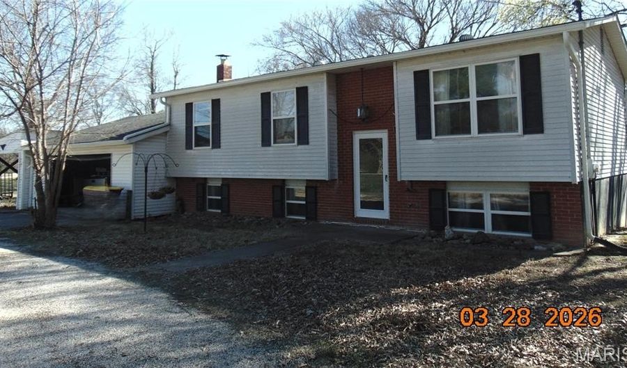 8711 7 Hills Dr, Alton, IL 62002 - 4 Beds, 1 Bath
