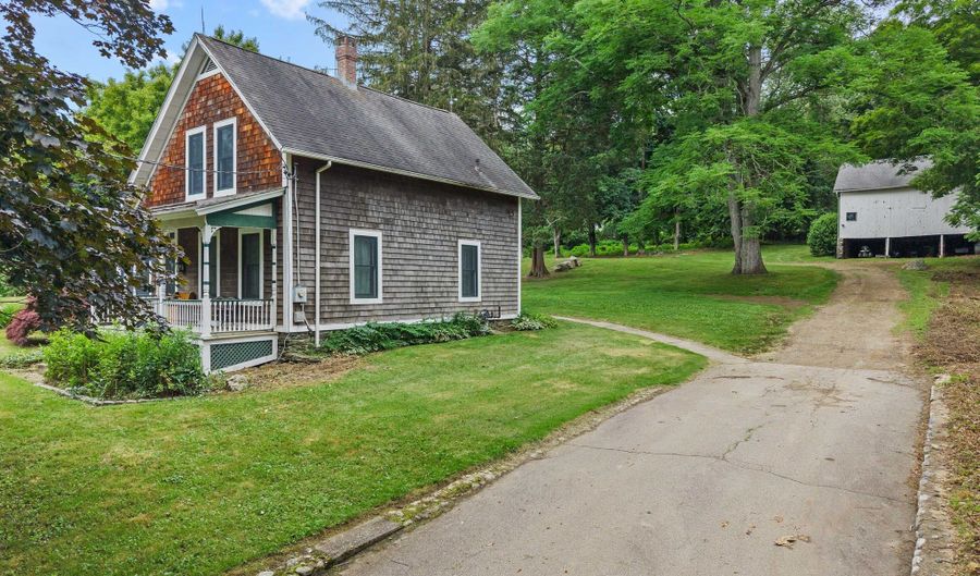 18 Cards Mill Rd, Columbia, CT 06237 - 3 Beds, 2 Bath