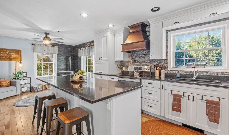 221 Aiden Cir, Belmont, NH 03220 - 3 Beds, 3 Bath