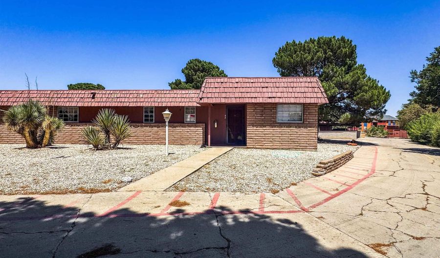 2200 W Pierce # 4a St, Carlsbad, NM 88220 - 3 Beds, 2 Bath