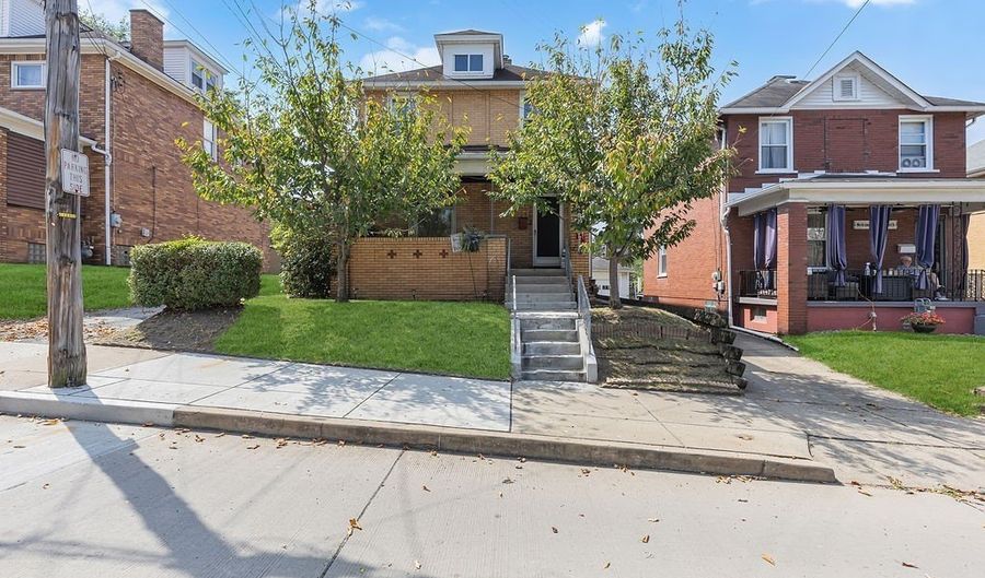 812 15th St, Ambridge, PA 15003 - 4 Beds, 2 Bath