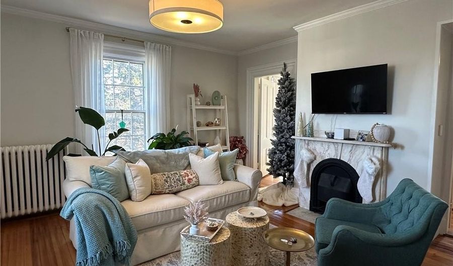 5 Record St 2B, Newport, RI 02840 - 1 Beds, 1 Bath