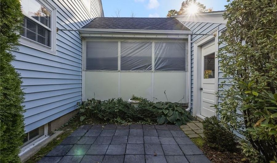 2 Preserved Arnold Ct, Lincoln, RI 02865 - 2 Beds, 1 Bath