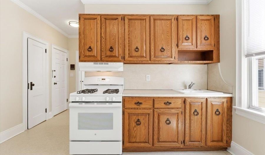 73 NEWMAN Ave 4, Bayonne, NJ 07002 - 3 Beds, 1 Bath