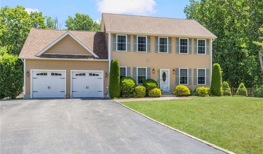 78 Ginger Trl, Coventry, RI 02816 - 3 Beds, 3 Bath