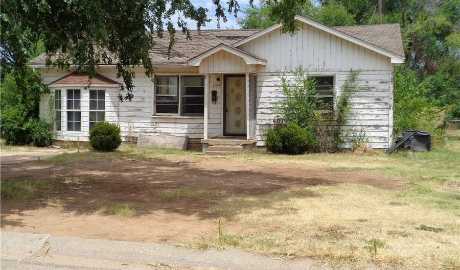 1015 Eula St, Altus, OK 73521 - 2 Beds, 1 Bath