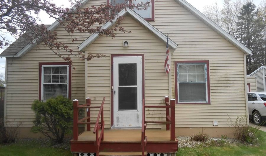 201 W Spruce St, Abbotsford, WI 54405 - 3 Beds, 2 Bath