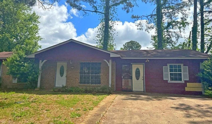 5100 Ginger Dr, Jackson, MS 39209 - 3 Beds, 1 Bath