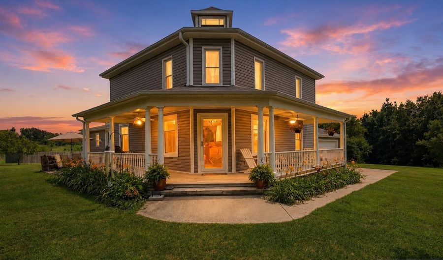 31454 U.S. Hwy 77, Beatrice, NE 68310 - 4 Beds, 3 Bath