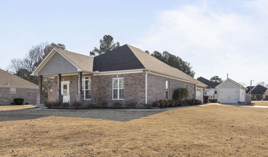 16210 Kyle Moran Dr, Athens, AL 35614 - 3 Beds, 2 Bath