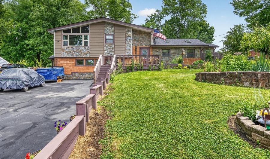 2066 Evanor Ln, Anderson Twp., OH 45244 - 5 Beds, 3 Bath