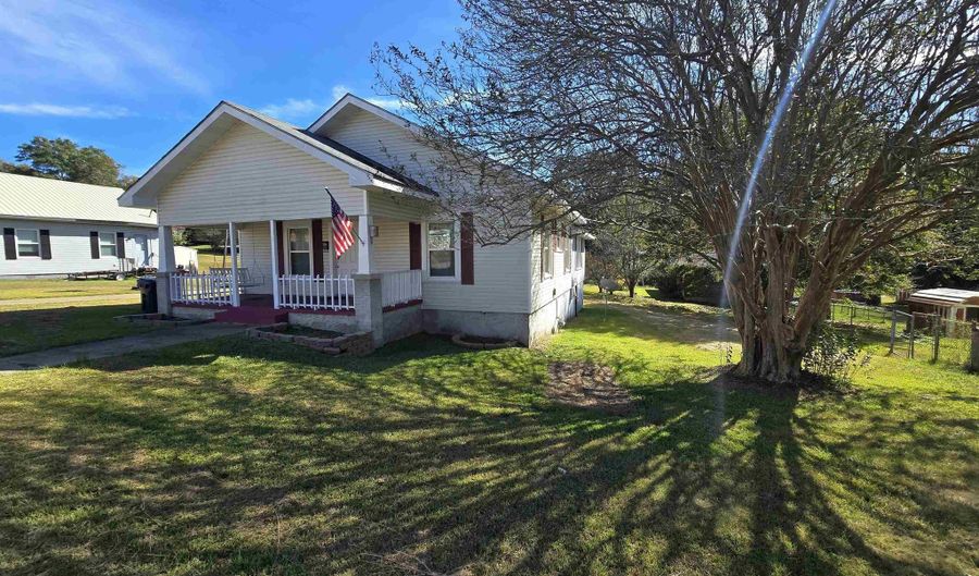 728 VERBENA Ave, Alexander City, AL 35010 - 3 Beds, 2 Bath