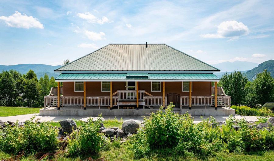 3 Grandview Dr, Berlin, NH 03570 - 2 Beds, 3 Bath