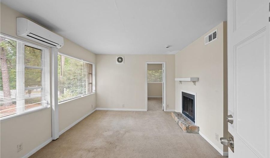 11 Peachtree Hills Avenue NE B5, Atlanta, GA 30305 - 1 Beds, 1 Bath