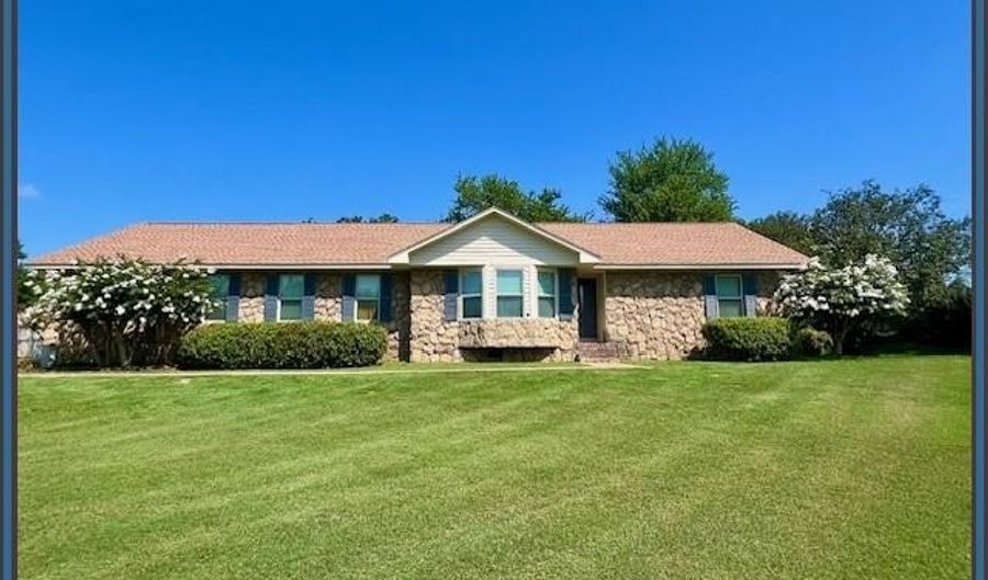 307 Hickory Ln, Batesville, MS 38606 - 3 Beds, 3 Bath