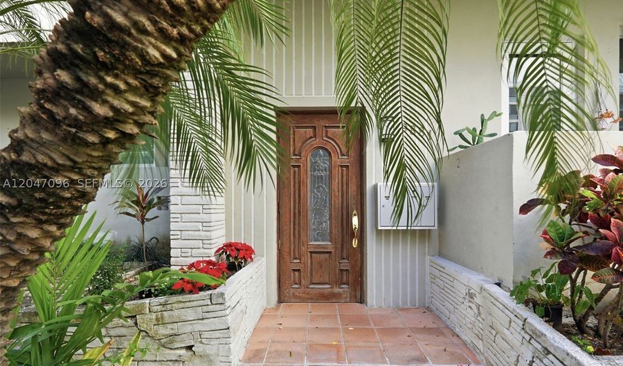 9881 W Bay Harbor Dr 2, Bay Harbor Islands, FL 33154 - 2 Beds, 2 Bath