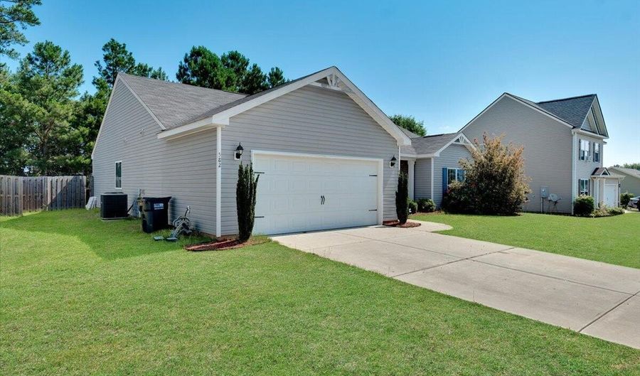 582 Brewer Dr, Aiken, SC 29803 - 4 Beds, 2 Bath