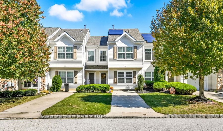 145 BUCKINGHAM Way, Mt. Laurel, NJ 08054 - 3 Beds, 2 Bath