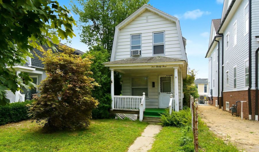 423 Woodland Ave, Avon By The Sea, NJ 07717 - 3 Beds, 1 Bath