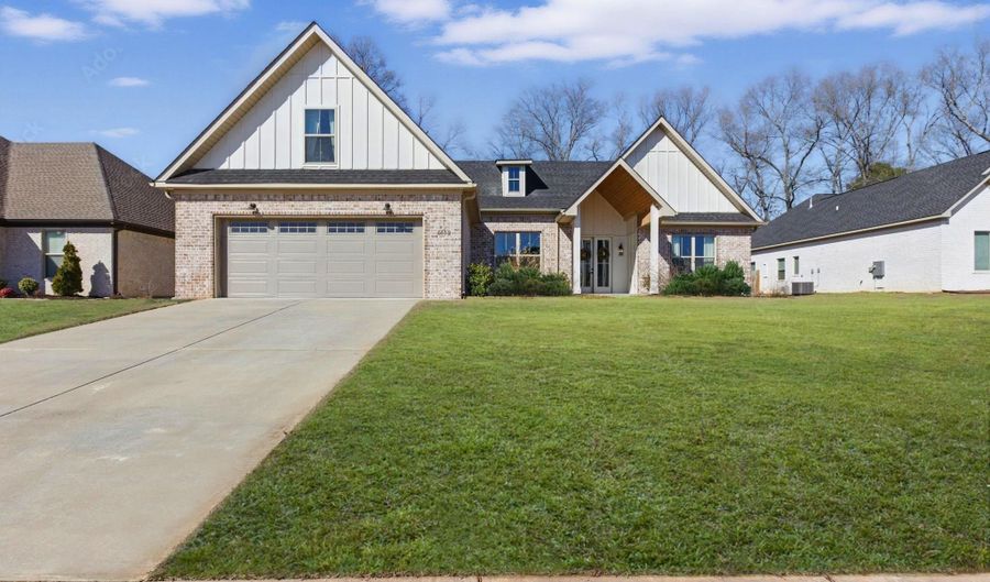 5612 Claire Dr, Benton, AR 72019 - 4 Beds, 4 Bath