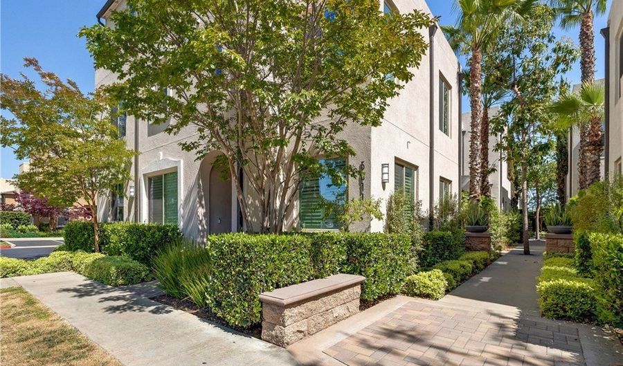 5515 Palm Dr, Hawthorne, CA 90250 - 3 Beds, 3 Bath