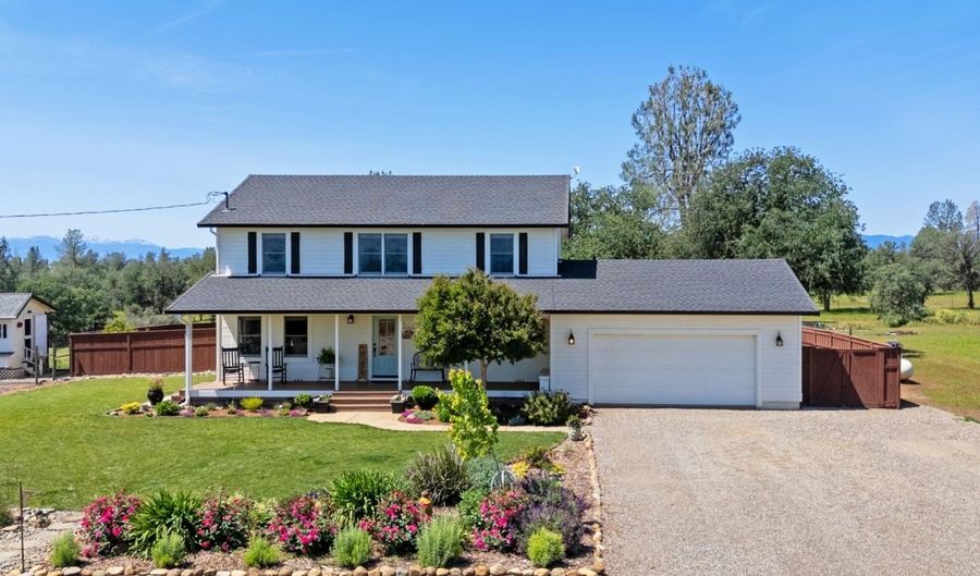 17962 Coyote Ln, Anderson, CA 96007 - 4 Beds, 3 Bath