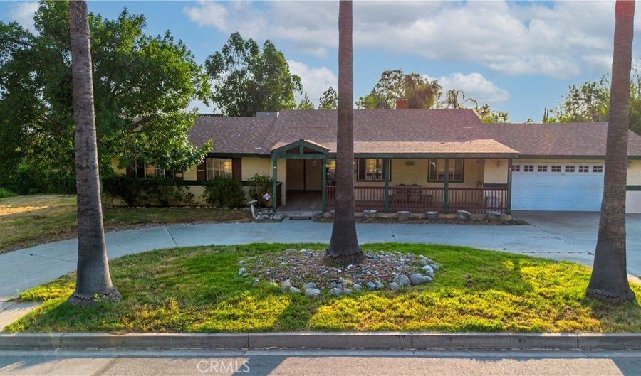 12602 Grant St, Yucaipa, CA 92399 - 3 Beds, 2 Bath