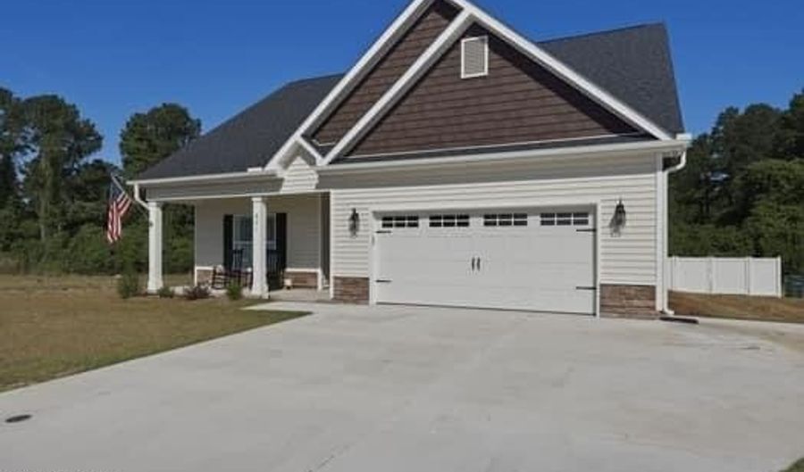 821 Fairway Rd, Ayden, NC 28513 - 4 Beds, 3 Bath