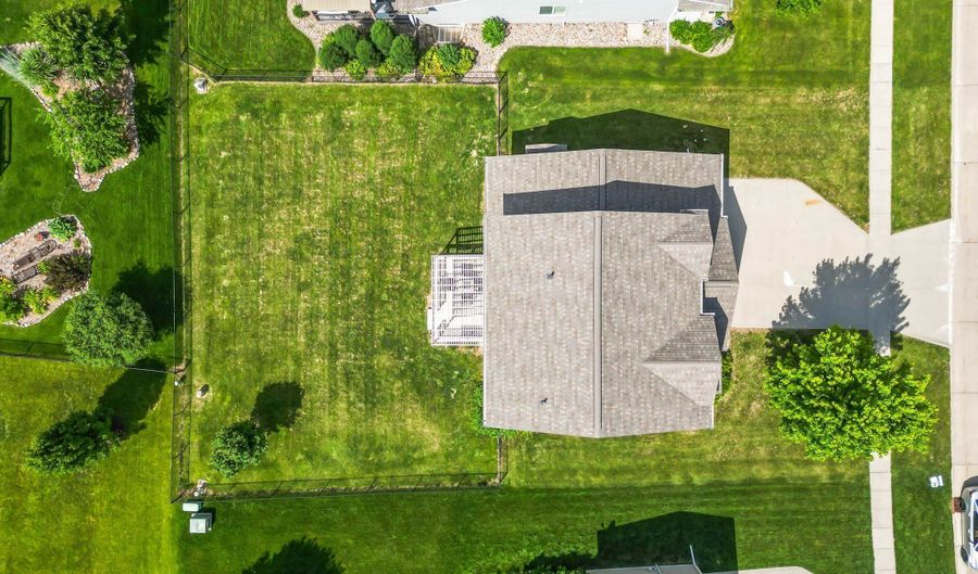 1519 NE Williamsburg Dr, Ankeny, IA 50021 - 5 Beds, 4 Bath