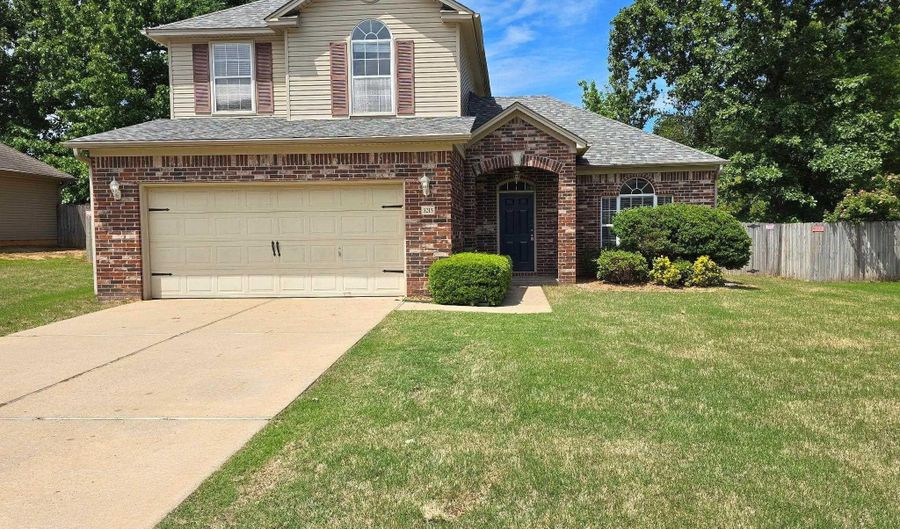 3215 Shelby Dr, Benton, AR 72015 - 3 Beds, 3 Bath