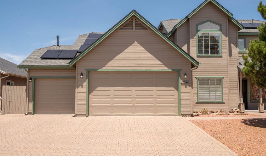11576 Monarch Dr, Bellemont, AZ 86015 - 4 Beds, 4 Bath