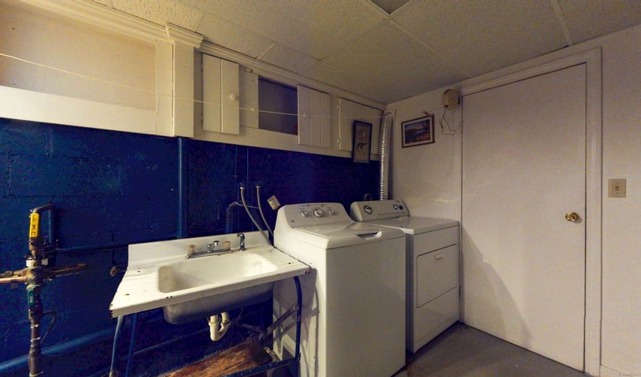 70 Oliver St, Bridgeport, CT 06606 - 5 Beds, 3 Bath