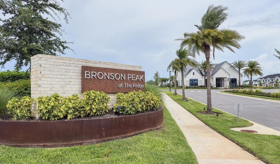 1414 RIDGEBACK Ln, Apopka, FL 32703 - 4 Beds, 3 Bath