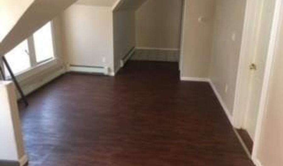 210 Coleman St 3, Bridgeport, CT 06604 - 2 Beds, 1 Bath