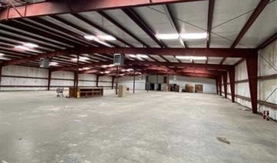 614 SW Moore, Ardmore, OK 73401 - 0 Beds, 0 Bath