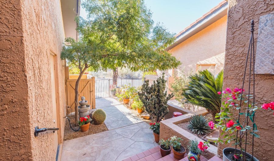 7438 E HUM Rd 101, Carefree, AZ 85377 - 3 Beds, 4 Bath