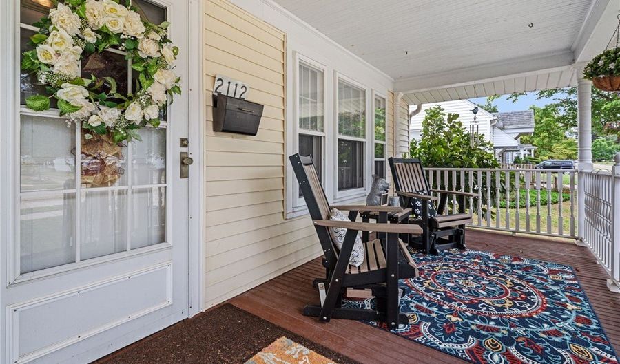 2112 Blenheim Ave, Alliance, OH 44601 - 2 Beds, 2 Bath