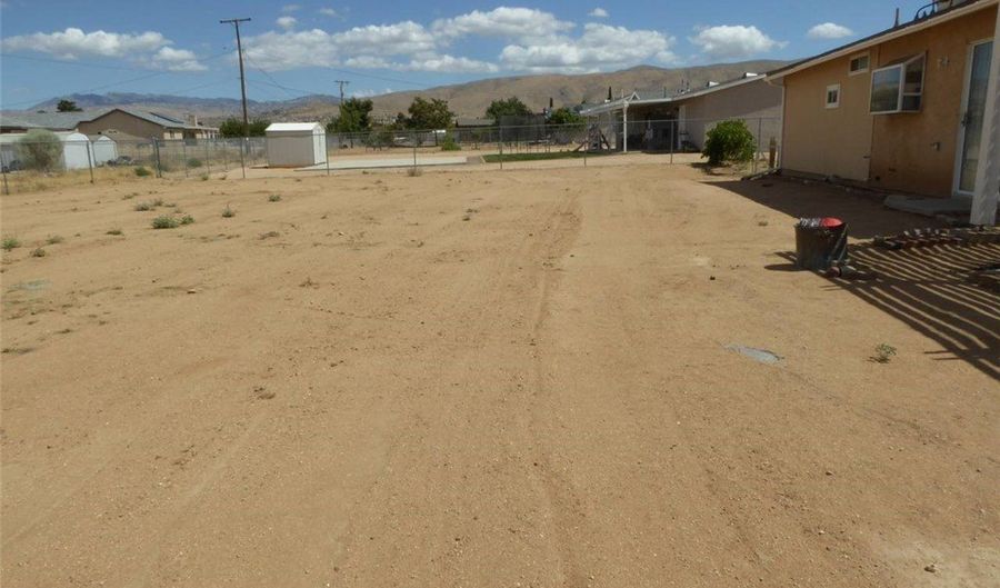 10819 Nambe Rd, Apple Valley, CA 92308 - 2 Beds, 1 Bath