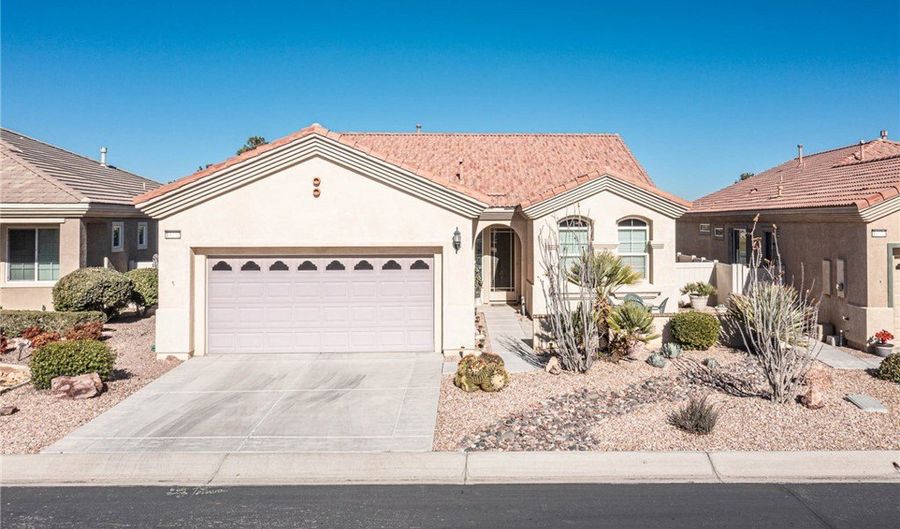 19442 Royal Oaks Rd, Apple Valley, CA 92308 - 2 Beds, 2 Bath