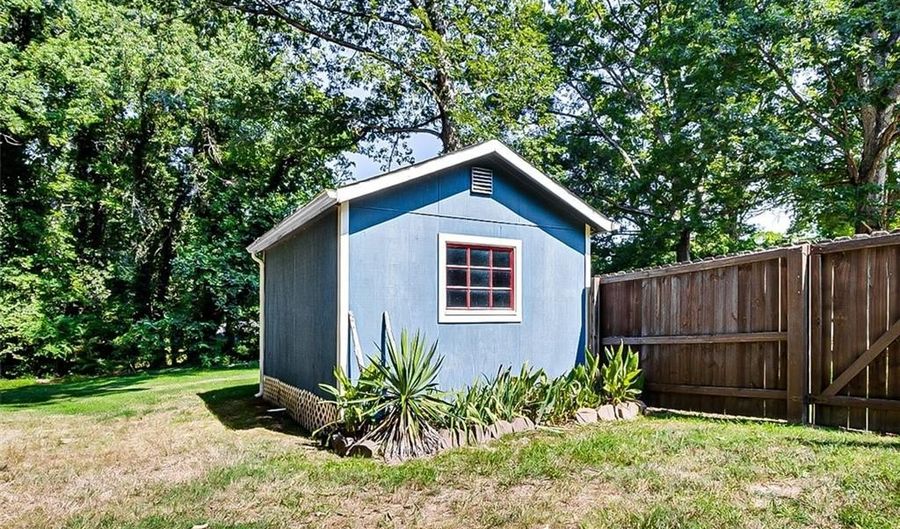910 Bray Blvd, Asheboro, NC 27205 - 2 Beds, 1 Bath