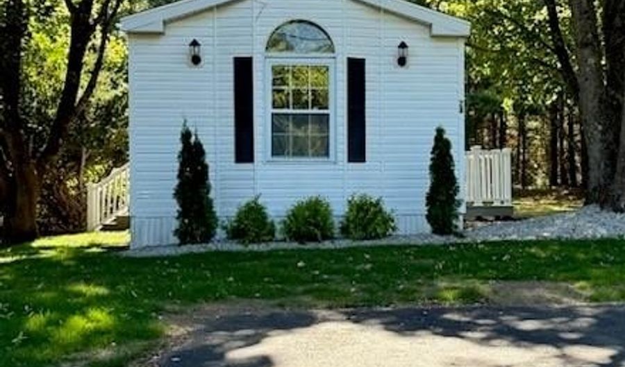 28 Airport Rd, Coventry, RI 02816 - 2 Beds, 2 Bath