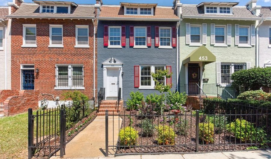 455 15TH St NE, Washington, DC 20002 - 3 Beds, 3 Bath